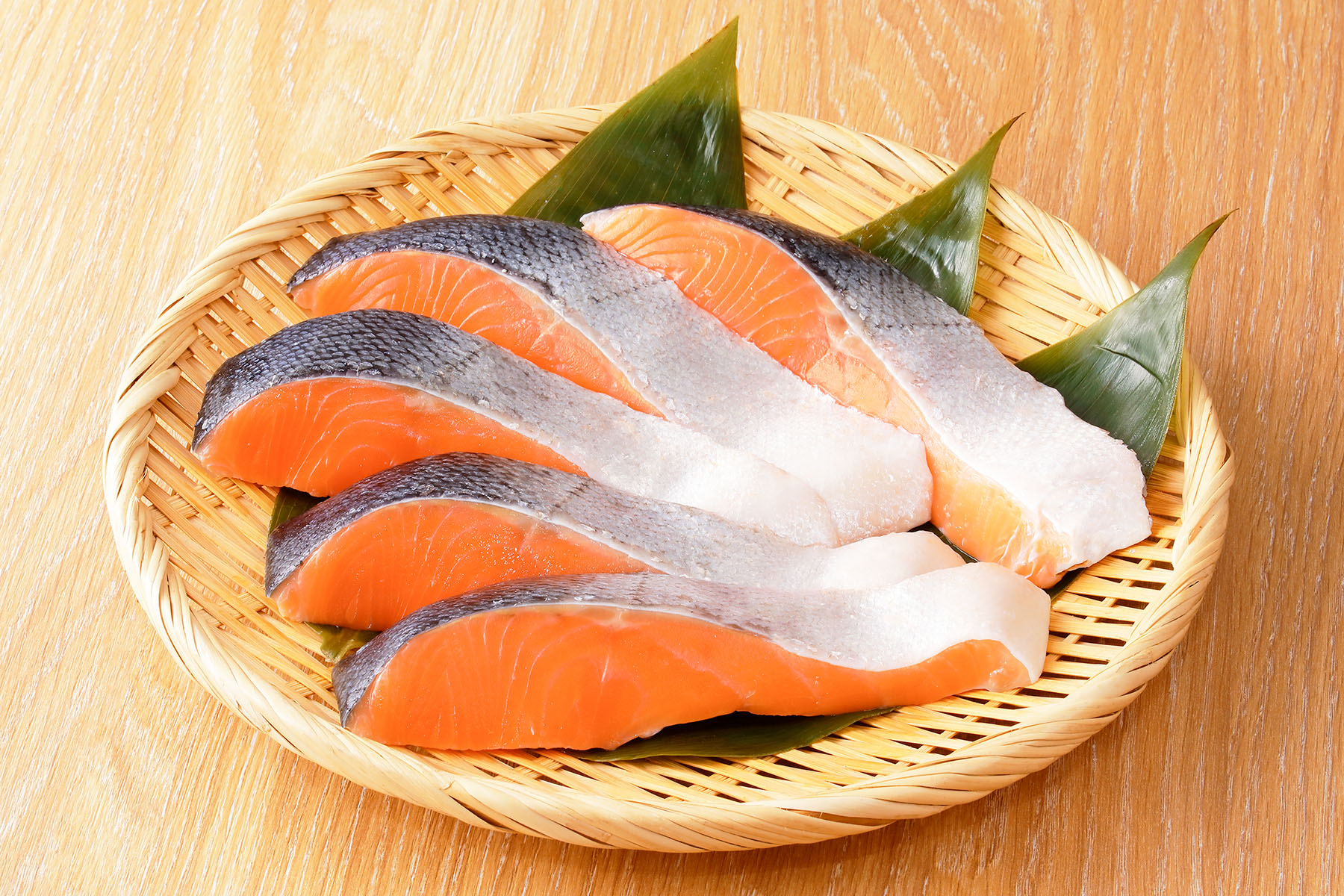 北海道産 天然秋鮭半身 約700g | 感動いちばオンラインショップ