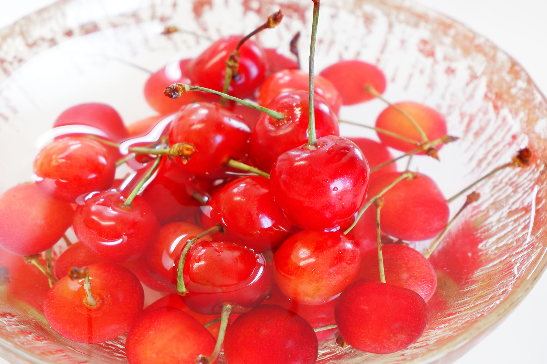 知っていますか？冷たい塩水で〆るのが山形人の食べ方なんです。
